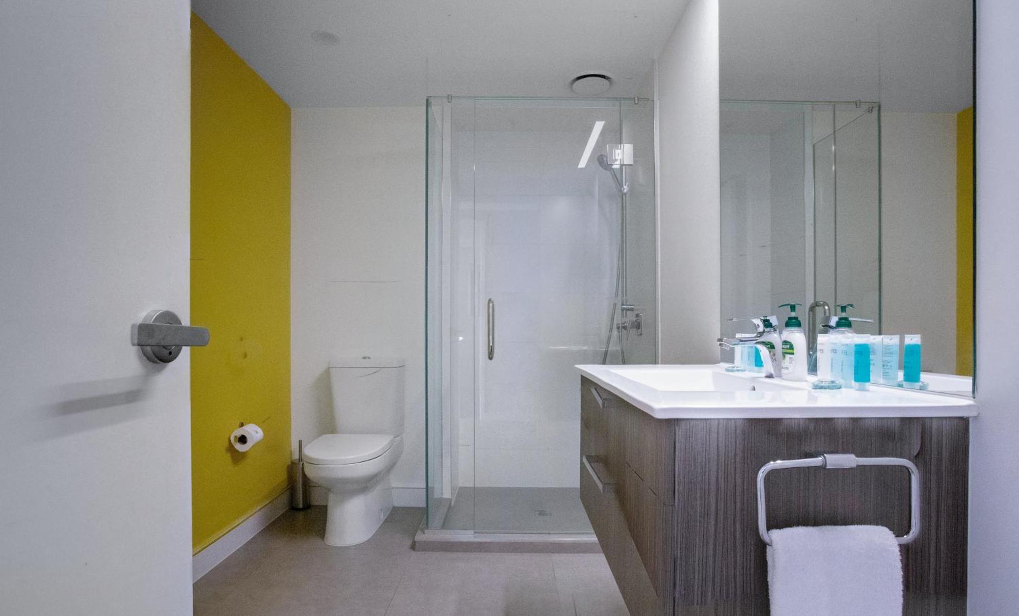 Skyline Serenade Apt With Skycity View And Parking Оукланд Екстериор снимка