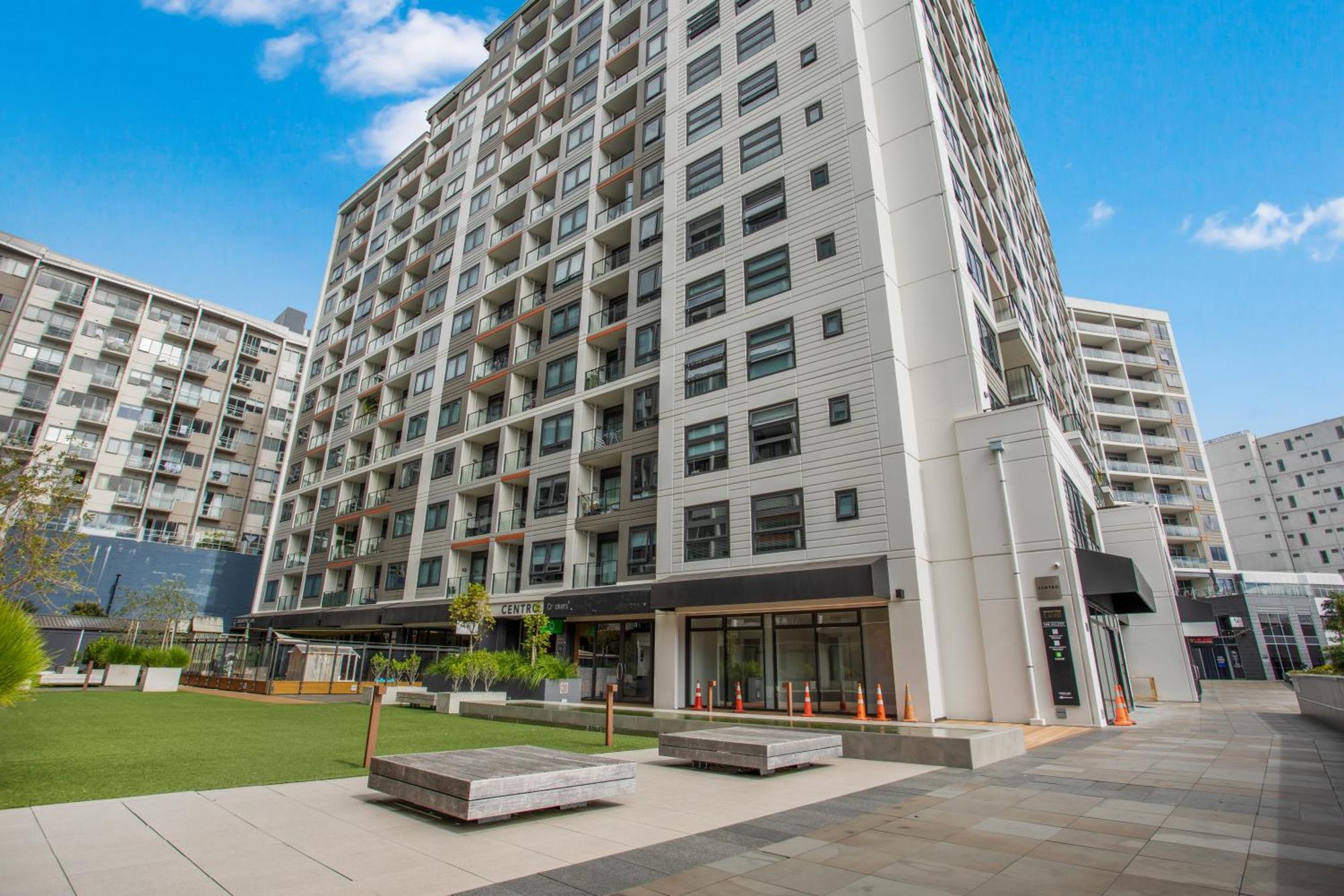 Skyline Serenade Apt With Skycity View And Parking Оукланд Екстериор снимка