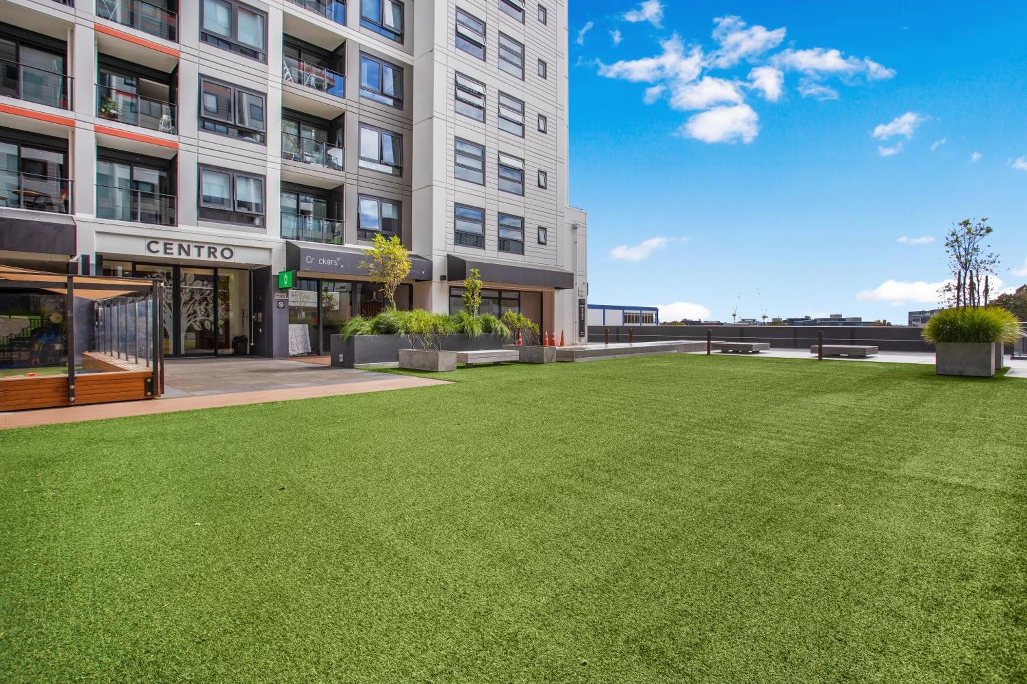 Skyline Serenade Apt With Skycity View And Parking Оукланд Екстериор снимка